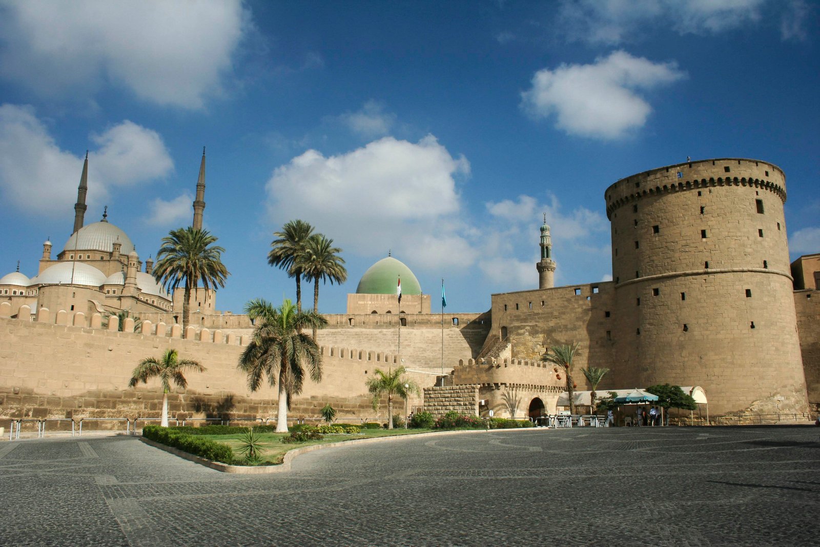 Explore Cairo.